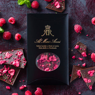 Dark chocolate with freeze-dried raspberries and refreshing mint