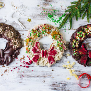 Christmas Wreath chocolate cake